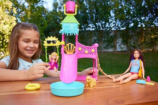 Barbie HKD80 First Jobs Skipper Set, Doll, Water Park with Functional Water Slide, Puppy Sprinkler and More Than 5 Accessories, Children's Toy from 3 Years - Image 2