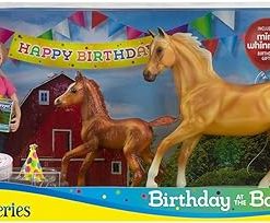 Breyer Freedom Series (Classics) Birthday at The Barn | Horse Activity Set | 5 Piece Set | 1:12 Scale | Model #62301