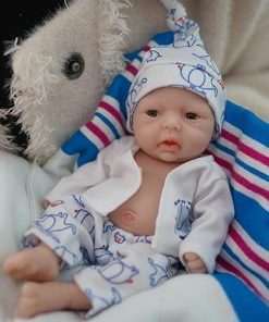 7 Inch Reborn Baby Doll ，Silicone Doll Boy Justin Mini Realistic Newborn Baby Dolls Silicone Full Body Stress Relief（Comes with an Additional Doll seat）