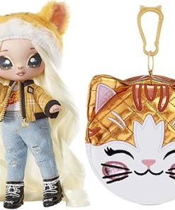 Na Na Na Surprise Glam Series 2 Tabitha Nekota – Tabby Cat-Inspired 7.5″ Fashion Doll with Platinum Blonde Hair and Metallic Clip-on Kitty Purse, 2-in-1 Gift, Toy for Kids Ages 5 6 7 8+ Years
